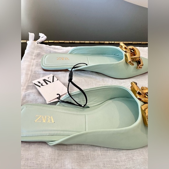 NWT Rare Zara Flat mules/shoes with pointed toe and chunky buckle detail - Picture 13 of 17